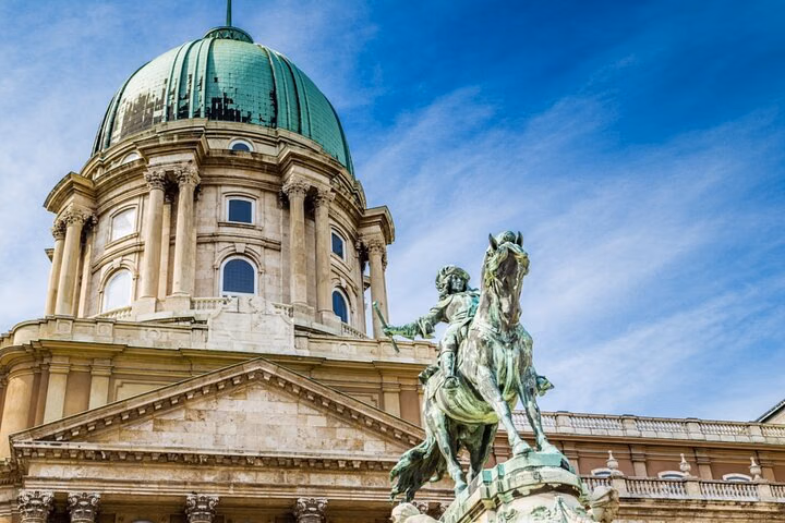 Budapest: Buda Castle District - City Exploration Game!