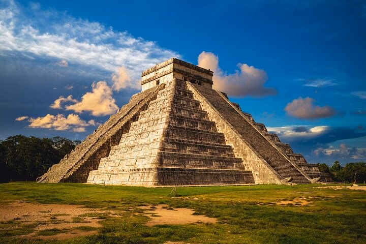 From Cancún: Private DayTrip to Chichén Itzá, Cenote & Valladolid