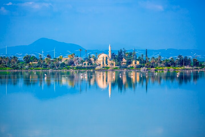 Larnaca Airport Pickup with 1-Hour Coastal Sightseeing Ride