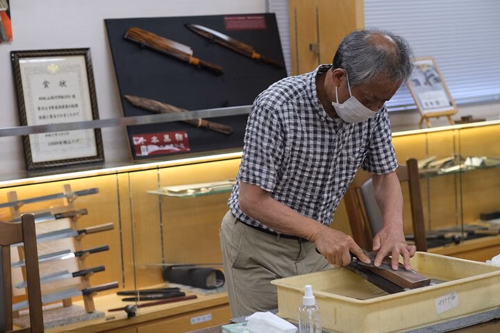 From Osaka - Mochi, Craft, Cooking knives makers and Blacksmiths Walking Tour