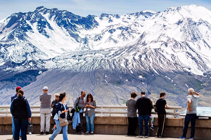 BT- Small-group Mt. St. Helen National Park Tour from Seattle in SUV