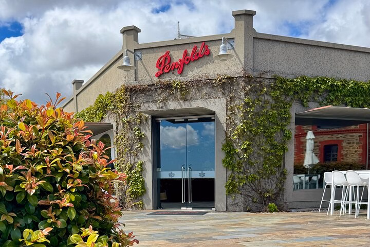 Adelaide Couples Tour: Penfolds(World #2) Visit Hahndorf & Lunch