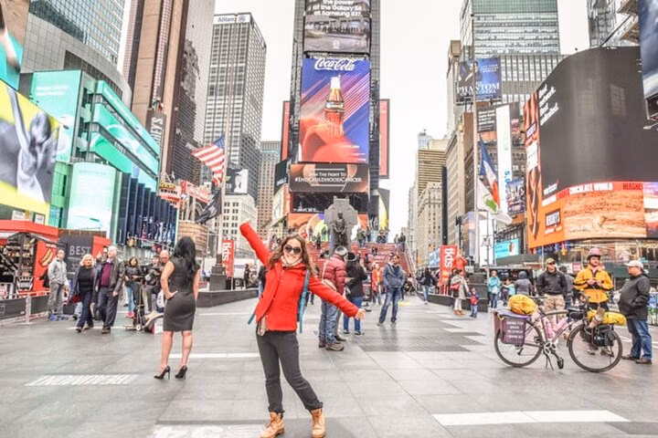 Iconic NYC Photo Tour: 10 Best Backdrops in 3 Hours