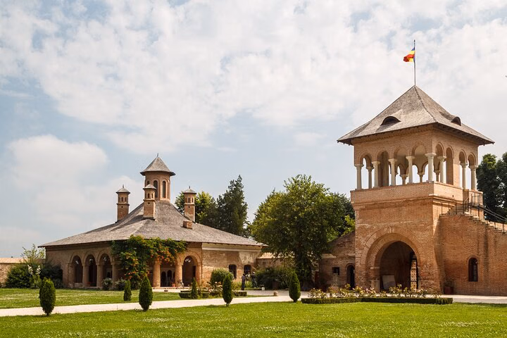 Half-Day Private Trip to Mogoșoaia Palace & Snagov Monastery