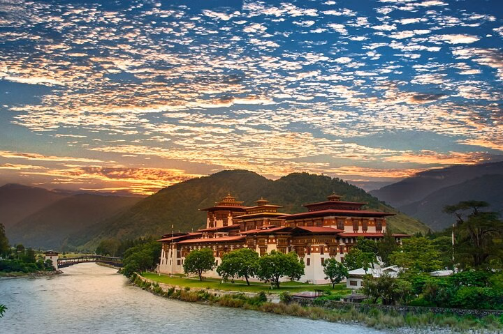 6 Days Thimphu Tshechu Festival Experience in Bhutan