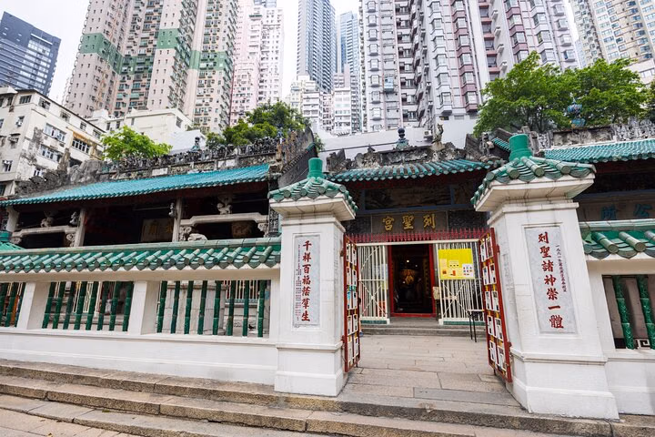 Hong Kong Highlights: A Private Layover Tour