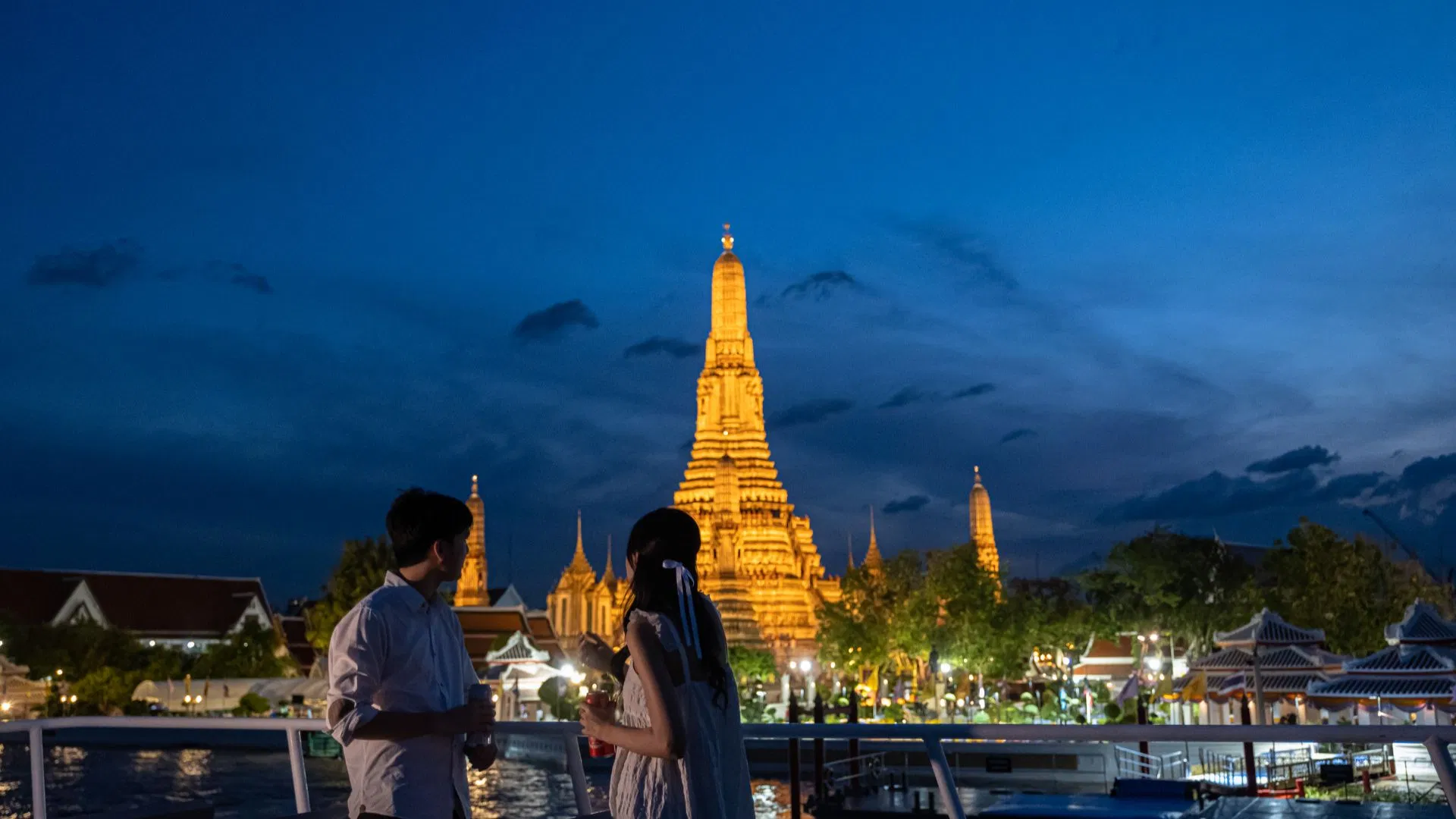 Bangkok Chao Phraya River Sightseeing Boat: A/C Cabin & Scenic Upper Deck + Bonus Day Pass