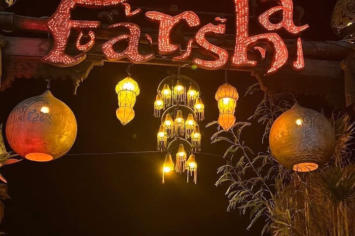 Farsha Cafe and Guided City Sightseeing Tour