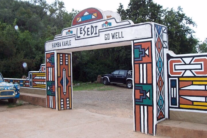 Cradle of Humankind Lion Park and Lesedi Cultural Village
