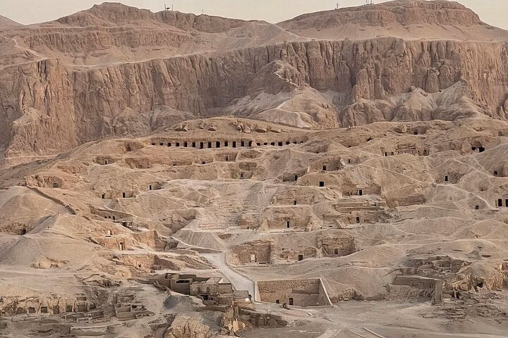 Full Day Luxor Tour: Kings, Queens and Nobles Tombs Experience