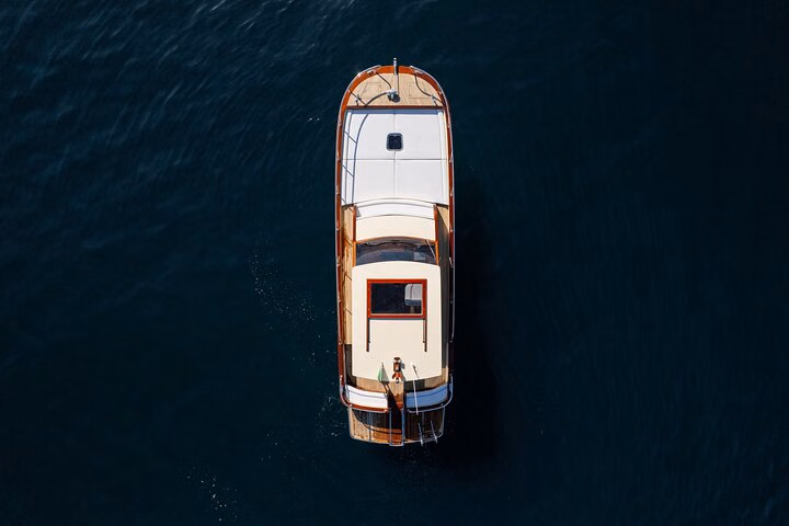 Capri Island Private Luxury Boat – Exclusive Scenic Day Tour