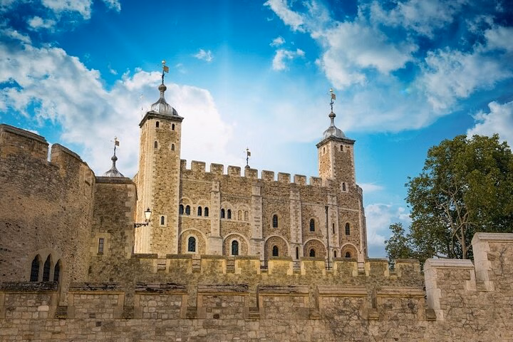 The Tower of London & City Food Tour