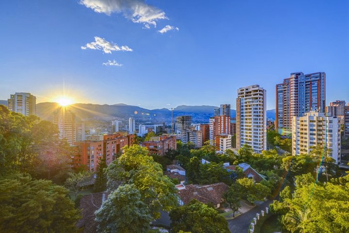 Half-Day Medellin Private Tour with Landmarks and Pueblito Paisa