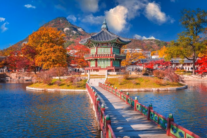 Bukchon Hanok Village Private Car Tour Seoul