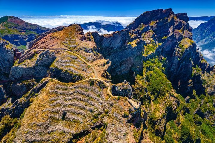 Madeira Private East Island Tour: Santana & Pico do Arieiro