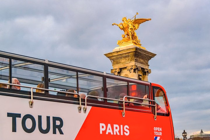 Paris Hop on Hop Off Bus Tour with Seine River Cruise