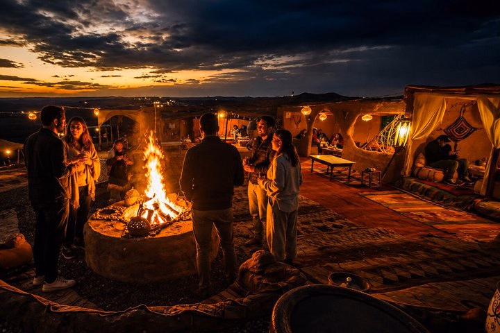 Marrakech: Sunset, Dinner Show & Stargazing in Agafay Desert