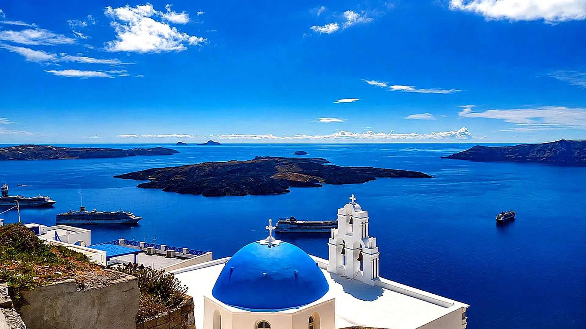 Beat the Cable Car Crowds – Private Santorini Cruise Escape
