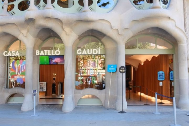 Casa Batlló Ticket with Private Residence, Rooftop and AR Guide