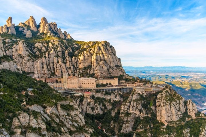 Montserrat Basilica and Museum Ticket with Roundtrip Cable Car