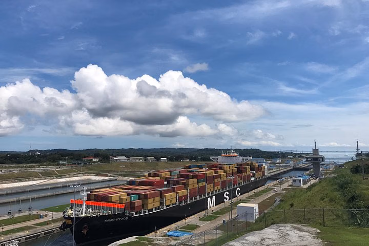 Excursion of the Panama Canal Miraflores Lock, Aguas Claras