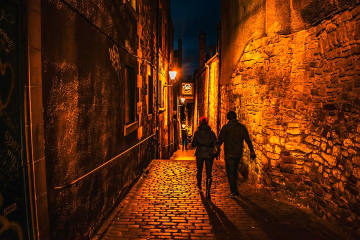 Edinburgh Ghost Walk with Self-Guided Audio Tour