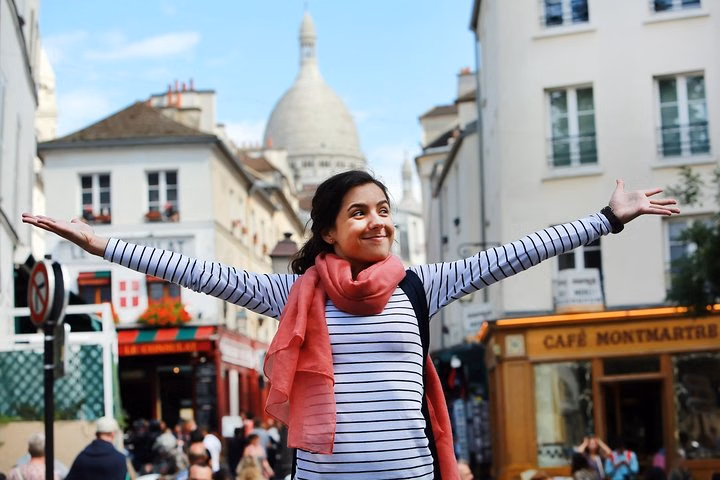 Montmartre District Sightseeing Audio Tour in Paris on the Mobile App