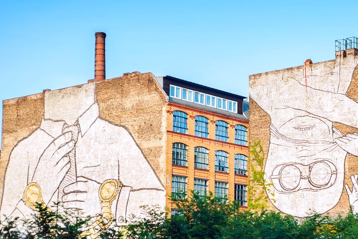 Berlin: Kreuzberg Street Art & Urban Life Walking Audio Tour on a Mobile App