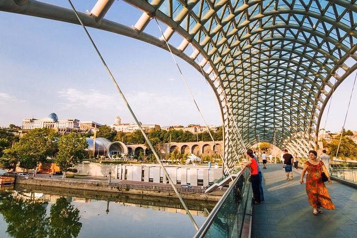 3 Full days in Georgia with private tour, free aiport