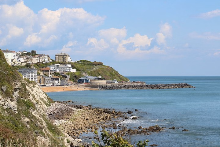 Isle of Wight Full-Day Private Tour from London