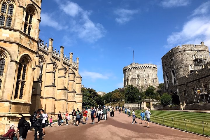 The Crown Netflix TV London and Windsor Castle Full Day Private Tour