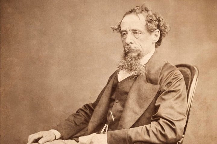 Charles Dickens' Birthplace Portsmouth Day Tour from London