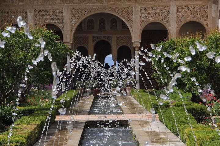 A day in the life of Granada - Private tour with a local