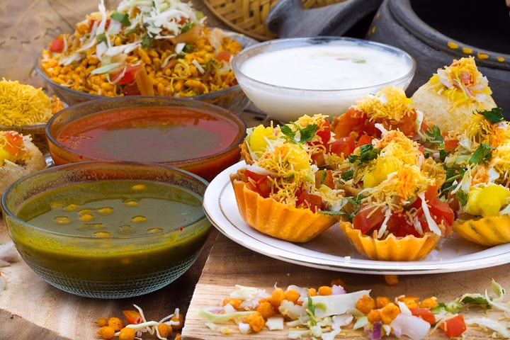 Delhi: Street Food Crawl (2 Hours Guided Food Tasting Tour)