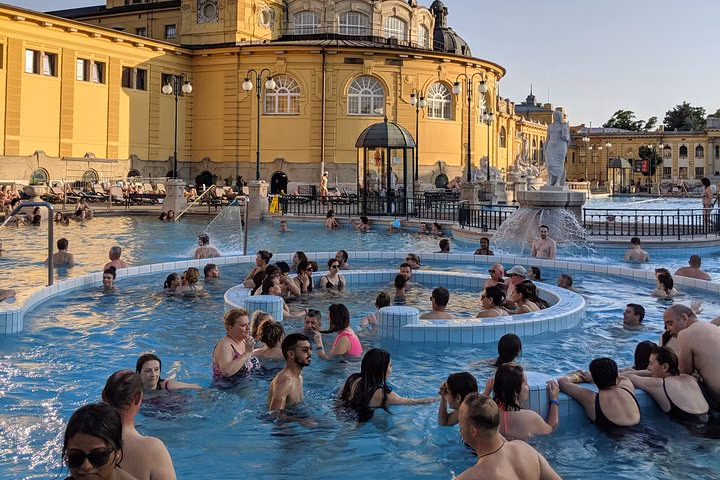 Private Tour of Thermal Baths in Budapest with a local