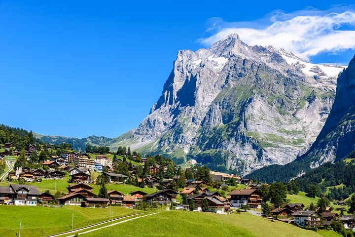 Day Trip to Swiss Villages(Interlaken-Grindelwald-KleineScheidegg-Lauterbrunnen)