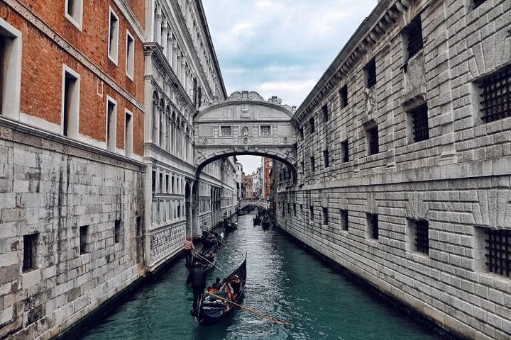 A day in the life of Venice - Private tour with a local