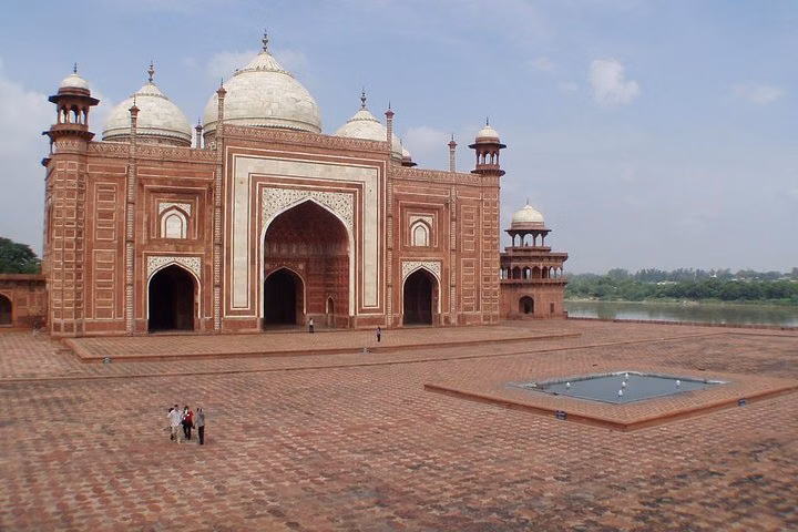 Day Trip to Agra (Guided Sightseeing Tour from Delhi)