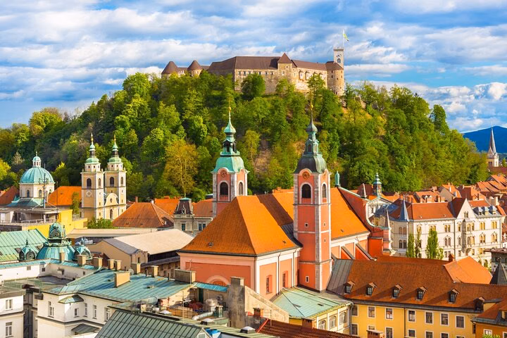Layover in Ljubljana a Private Tour with a local: Best Highlights of Ljubljana