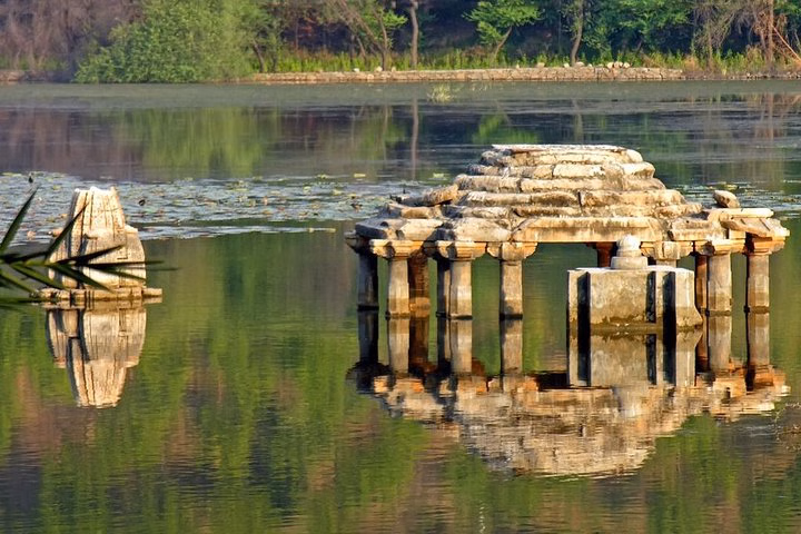 Highlights of the Udaipur (Guided Full Day Sightseeing Tour)