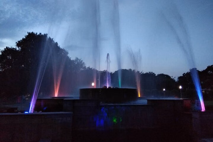 Chandigarh Nightlife Tour with shopping and food tasting