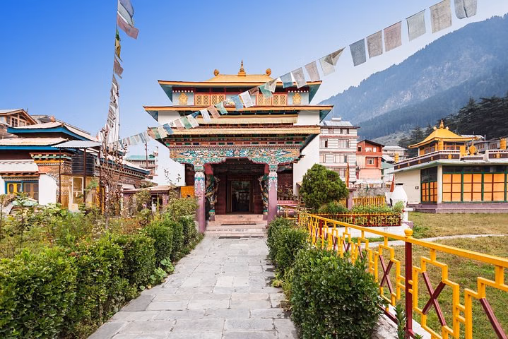 Best of Dharamshala (Guided Halfday Sightseeing Tour by Car)