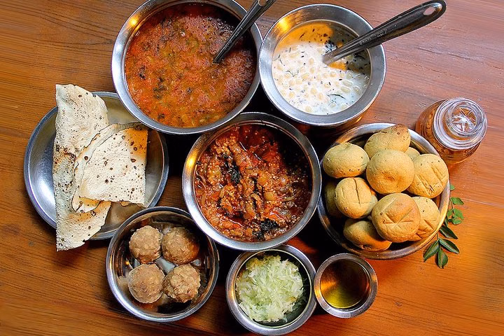Bangalore: Traditional Cooking Classes & Dinner with Chef Family