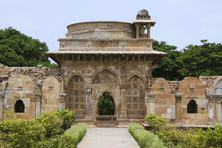 Day Trip to Champaner-Pavagadh Archaeological Park (Guided Full Day Tour by Car)