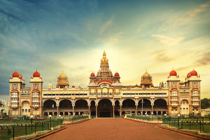 Best of Mysore (Guided Full Day City Sightseeing Tour by Car)