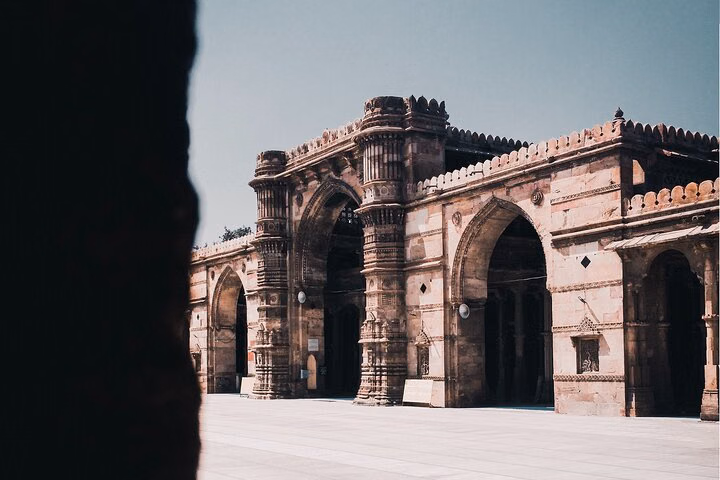 Explore the Best of Ahmedabad by Car (Guided Full Day City Sightseeing Tour)