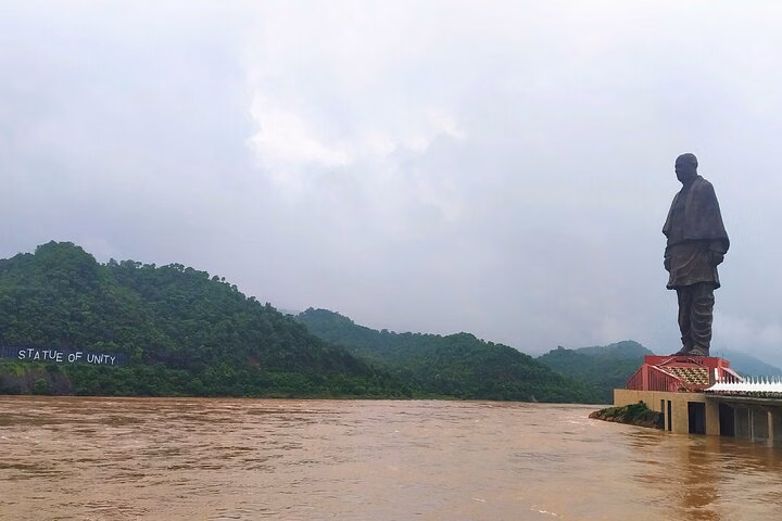 Day Trip to Statue of Unity (Guided Full Day Sightseeing Tour from Vadodara)