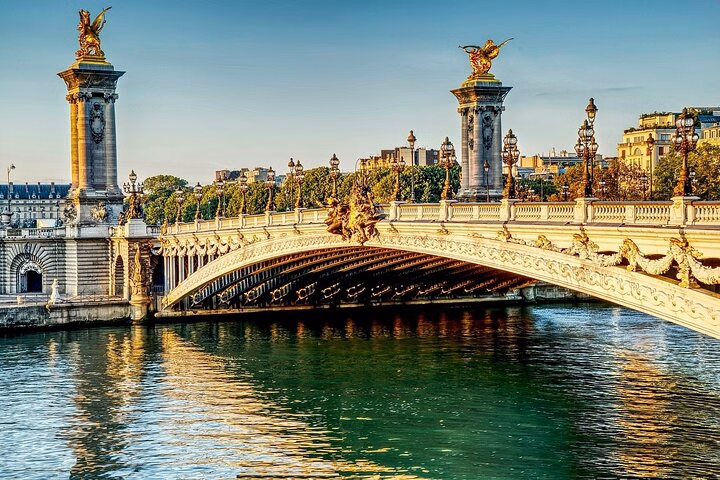 Ghosts of Paris: Mona Lisa Murder Mystery Puzzle Walk