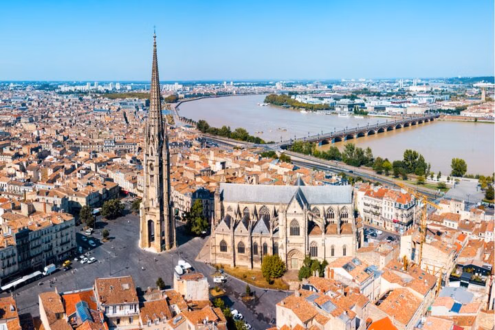 Bordeaux Mystery Quest: Self-Guided UNESCO Walk
