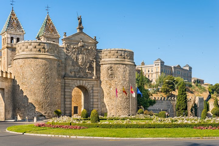 Medieval Toledo: The Knight of Three Cultures Exploration Game